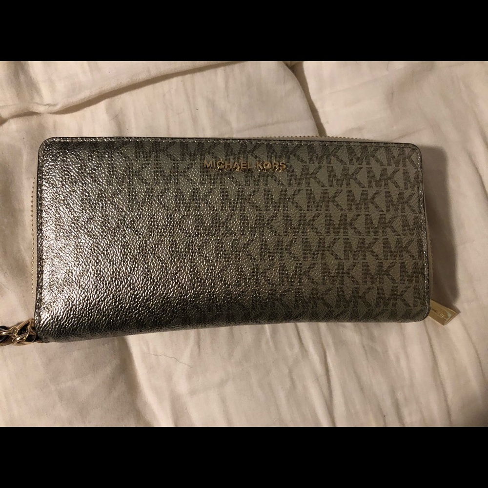 Michael kors wallet